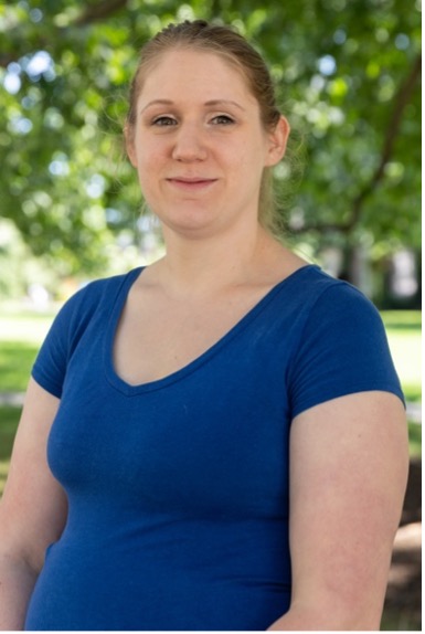 Kate standing in front of Lattimore Hall.