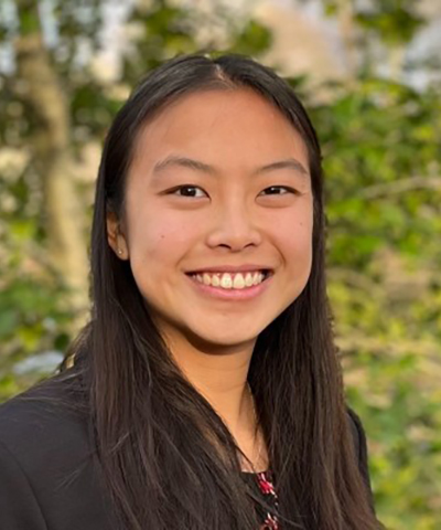 Alyssa's headshot.