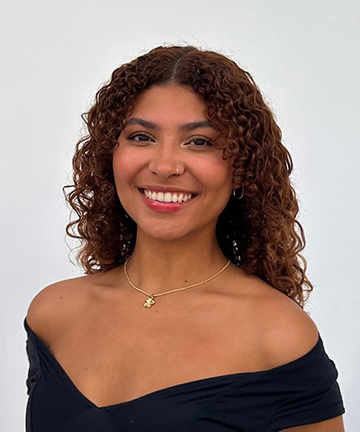 Gabriela's headshot.