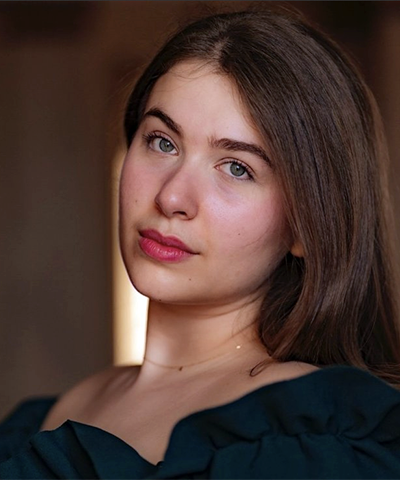 Ashley's headshot.