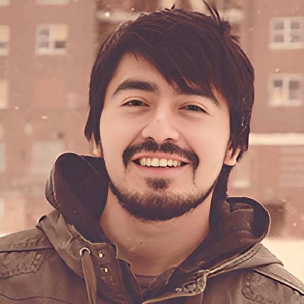 Headshot of Luis Rosario.