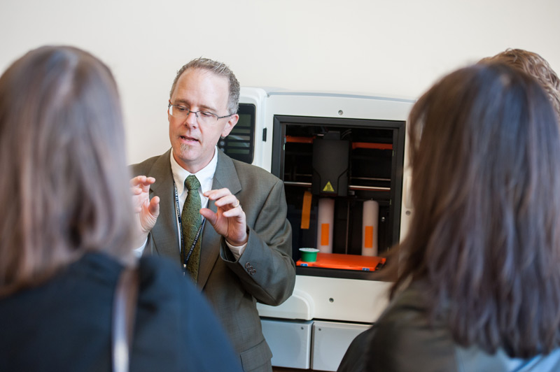 professor explains 3-D printing technology