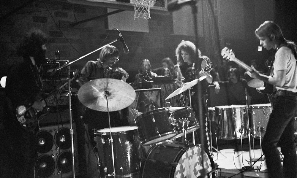 photo of musicians the Grateful Dead performing