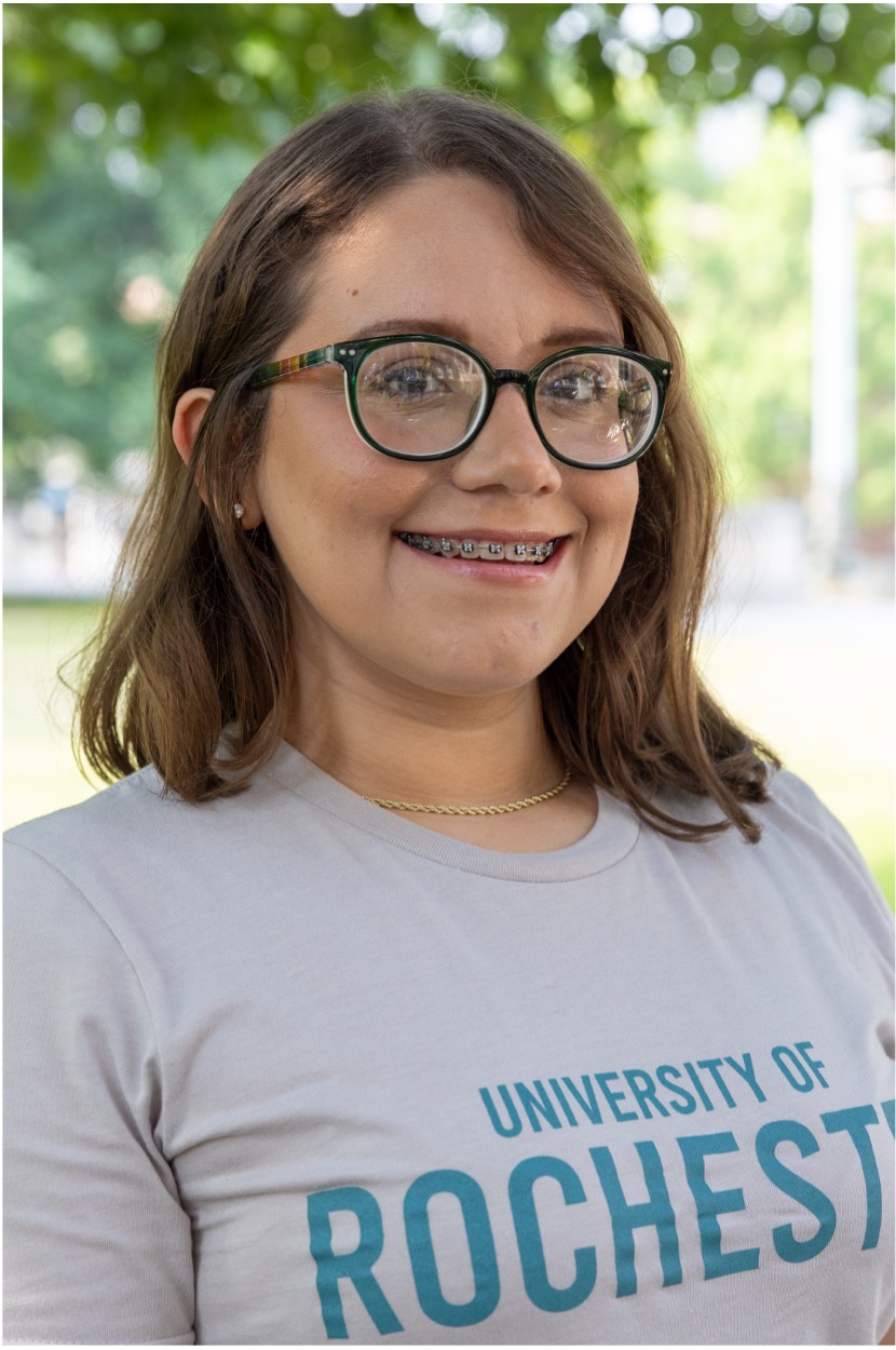 Headshot of Giovanna Rocha.