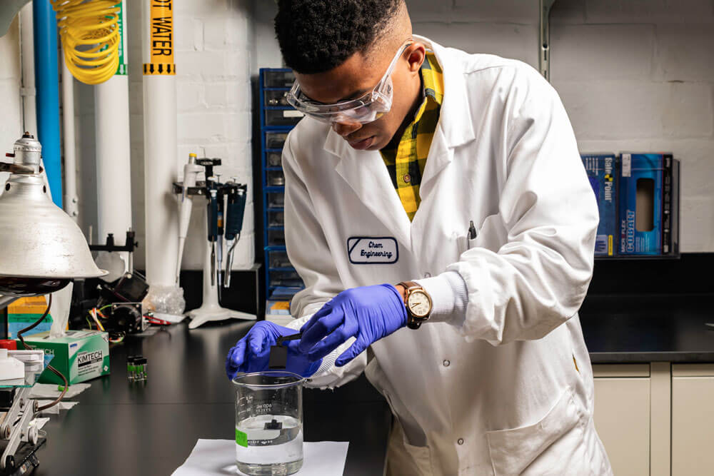 Student researcher working in one of the labs at the University of Rochester.
