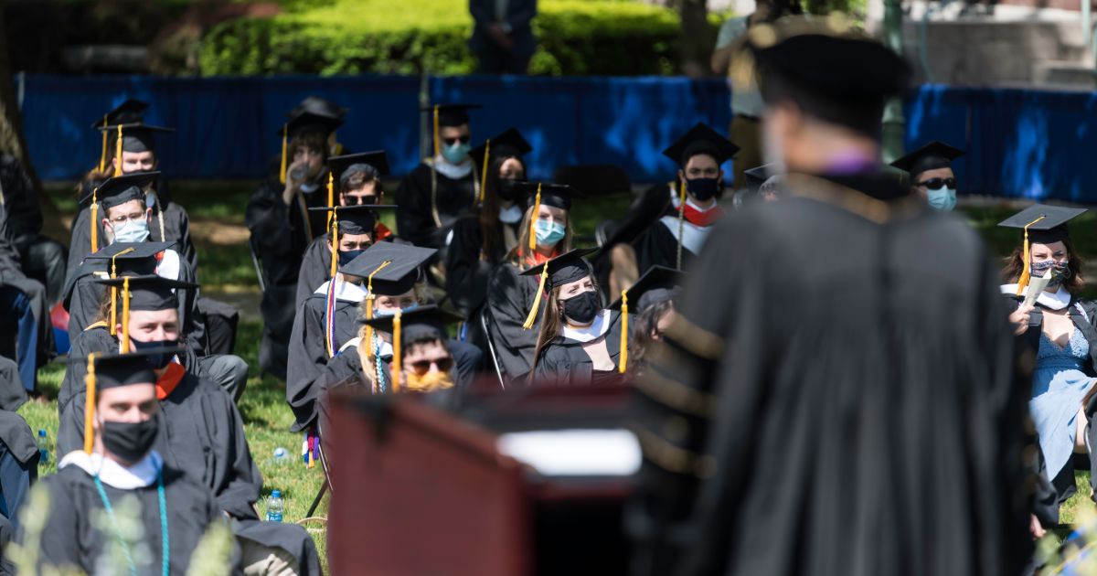 2021-05-20_TheCollegeCommencement_1147