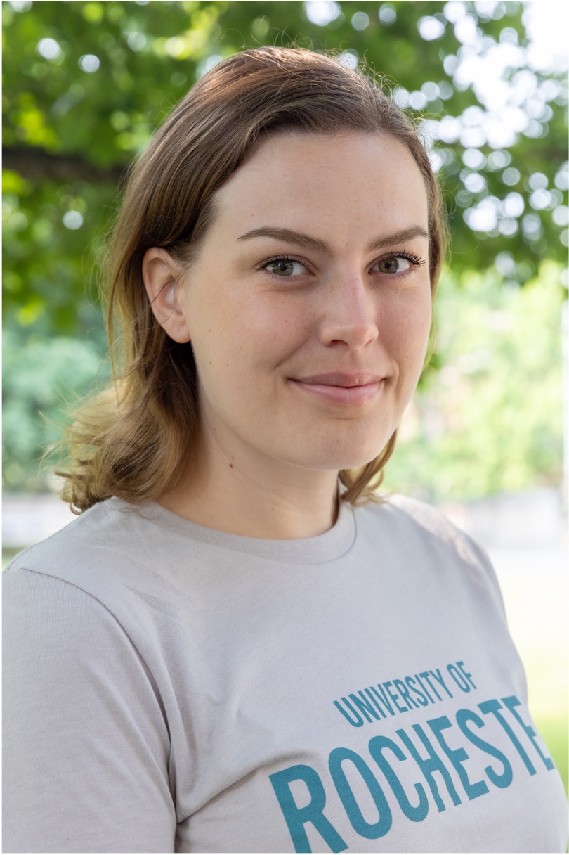 Headshot of Ewa White.