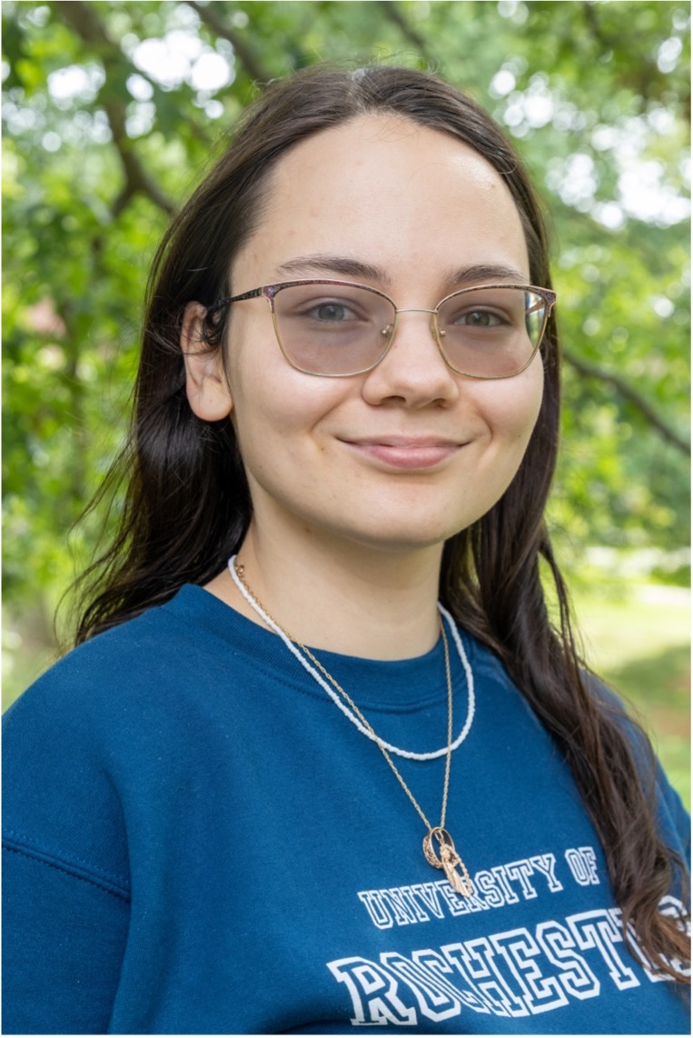 Headshot of An Zainetdinova.